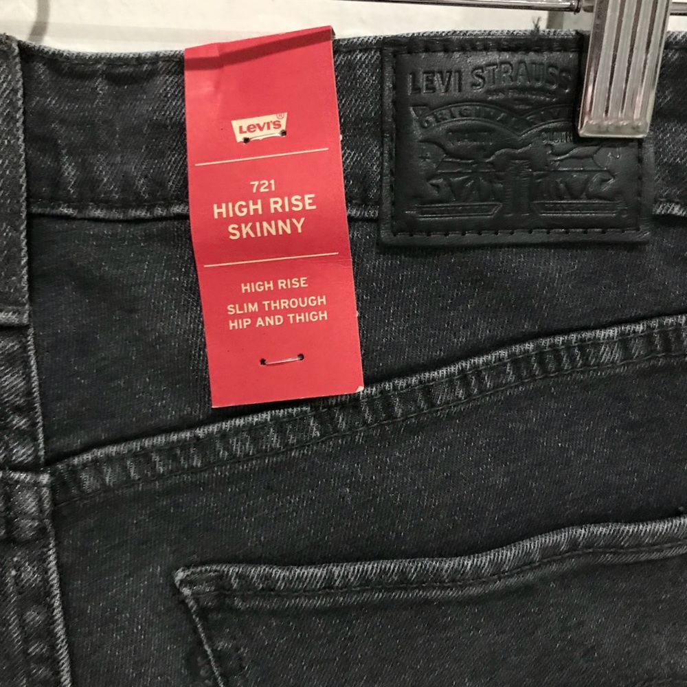 LAST ONE [Levi’s] 721 High Rise Skinny Jeans - Picture 6 of 7